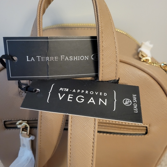 LA TERRE FASHION | Faux Leather Backpack - Picture 3 of 7